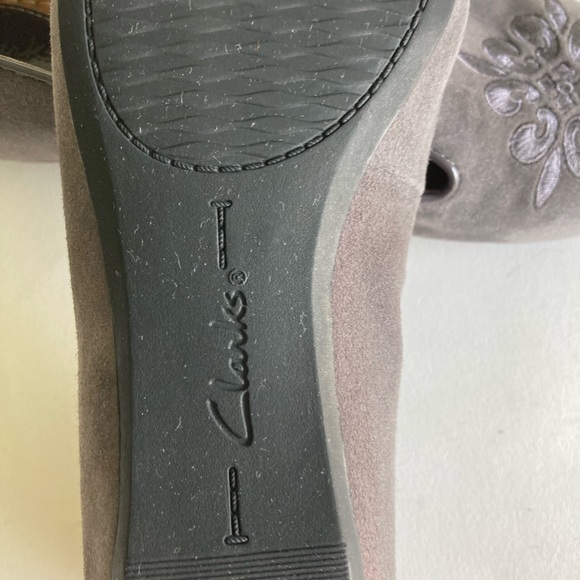 Clarks Grey Suede Loafers size 7.5 - Picture 13 of 13